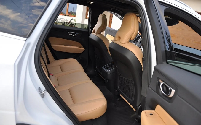 Volvo XC 60 cena 159000 przebieg: 13000, rok produkcji 2019 z Strzelin małe 466